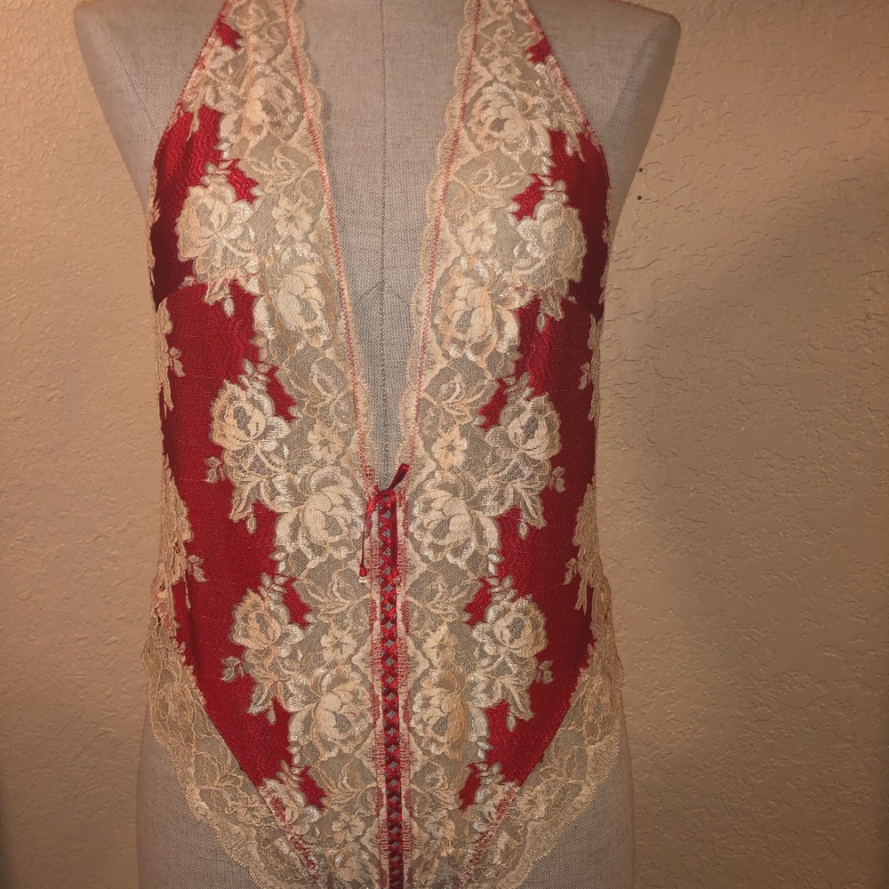 Stunning VS halter teddy